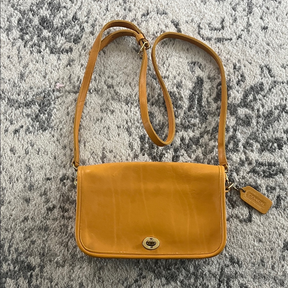 Coach 90s vintage pocket purse in immaculate condition